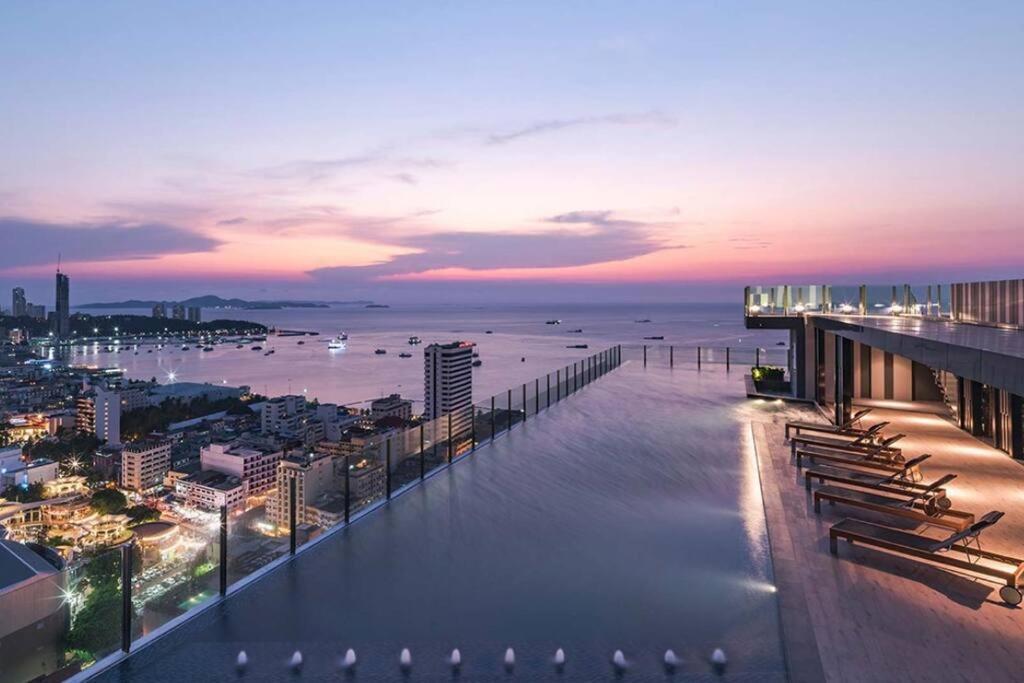 The Base Condo Center Of Pattaya Rooftop Swimming Pool المظهر الخارجي الصورة