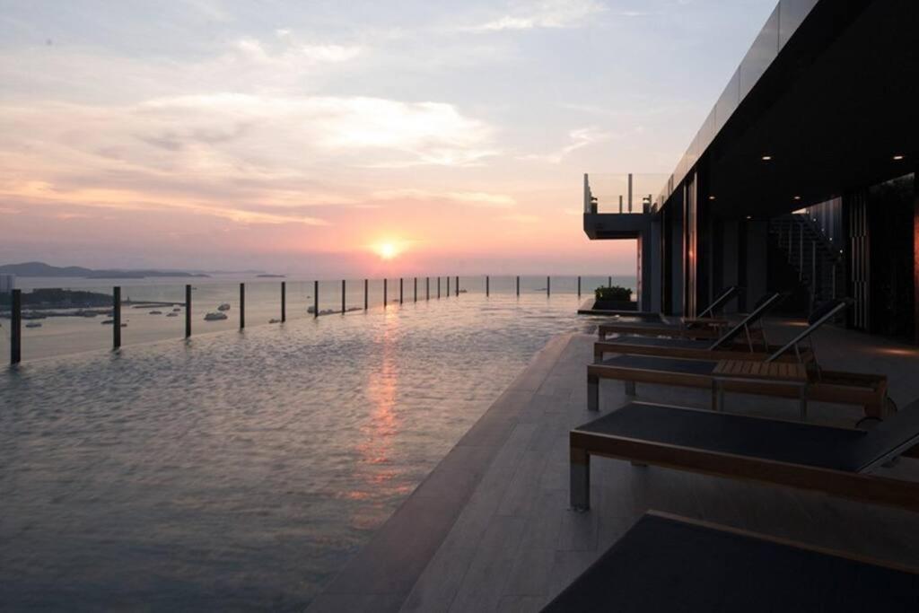 The Base Condo Center Of Pattaya Rooftop Swimming Pool المظهر الخارجي الصورة