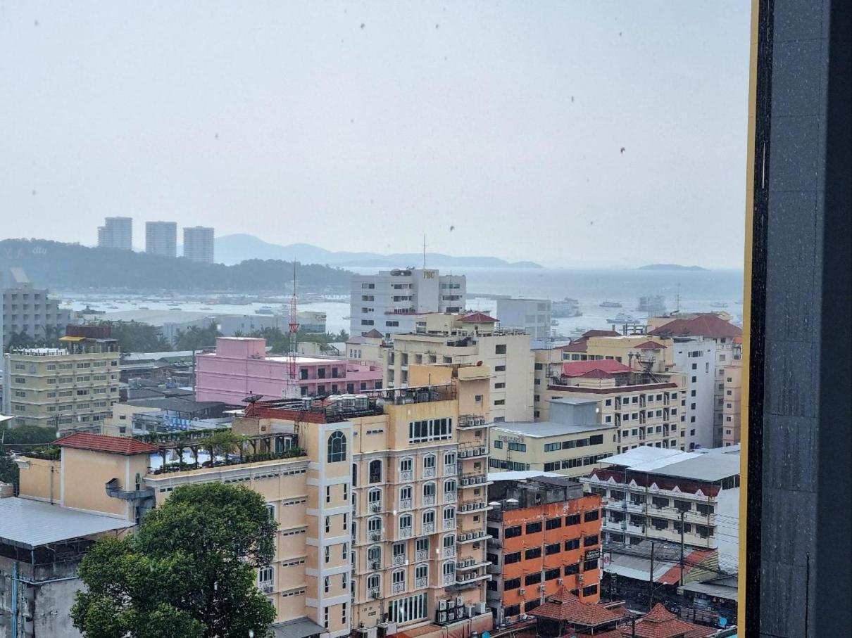 The Base Condo Center Of Pattaya Rooftop Swimming Pool المظهر الخارجي الصورة